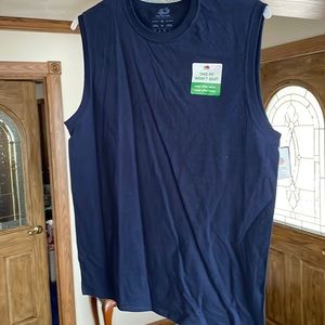 Men’s fruit of the loom T-shirt size medium